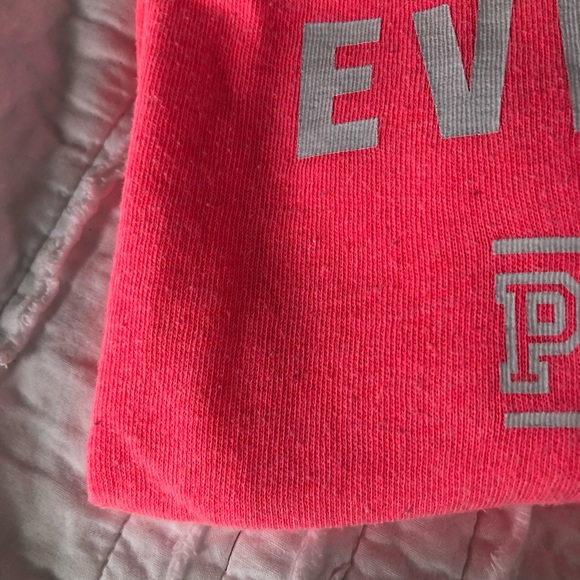 VS PINK sweatshirt - Picture 2 of 3